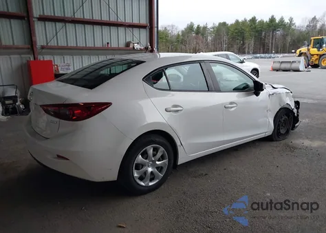 2018 Mazda Mazda3 Sport z USA, uszkodzony, nr VIN 3MZBN1U74JM196804